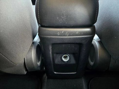 Used 2018 Dodge Journey SE w/ Popular Equipment Group image 17