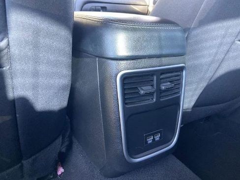 Used 2022 Chrysler 300 Touring image 16