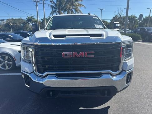 Used 2022 GMC Sierra 2500 Pro w/ Convenience Package image 3