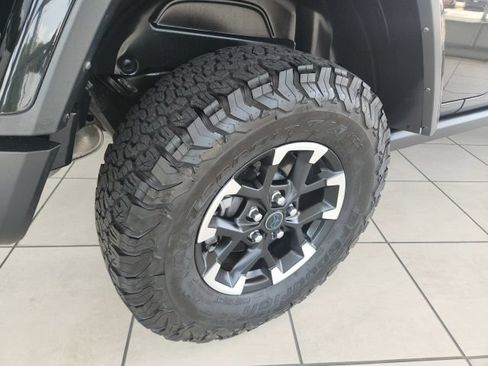Used 2024 Jeep Wrangler Unlimited Rubicon 4xe AWD/4WD image 15