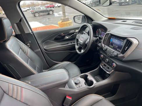 Used 2022 GMC Terrain AT4 w/ Infotainment Package II image 9