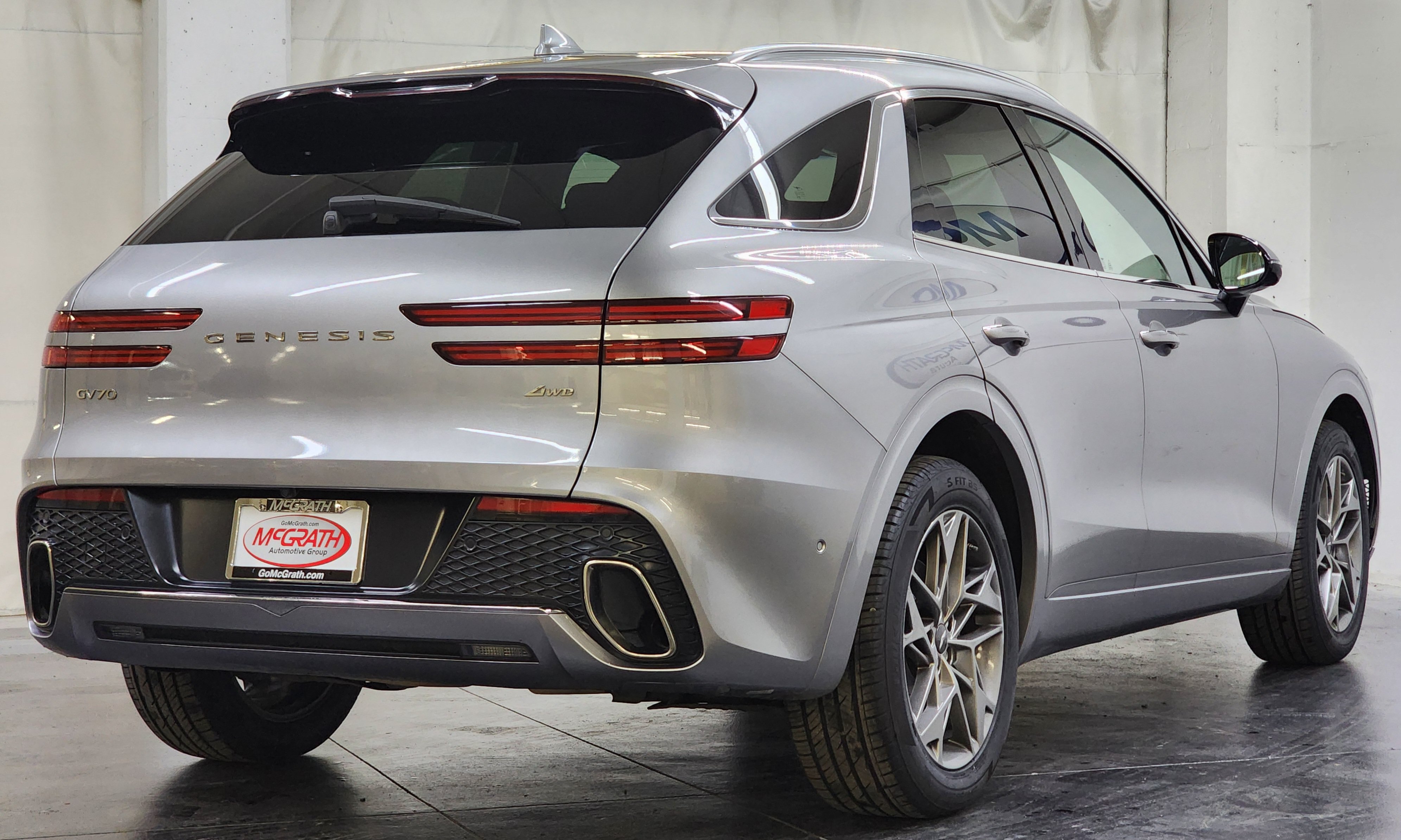 Used 2022 Genesis GV70 2.5T w/ Advanced Package AWD/4WD image 6