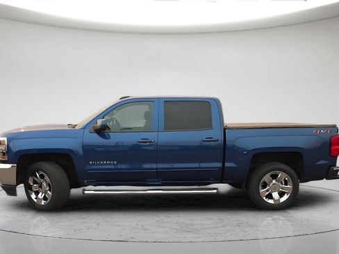 Used 2018 Chevrolet Silverado 1500 LT w/ LT Eassist Package AWD/4WD image 11