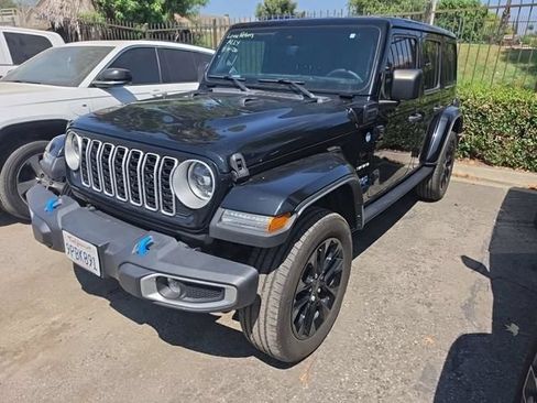 Used 2024 Jeep Wrangler Unlimited Sahara AWD/4WD image 7