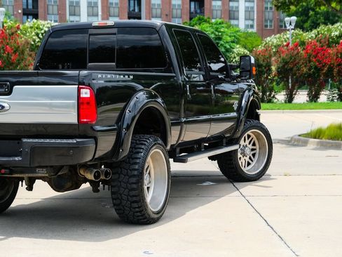 Used 2014 Ford F350 Platinum w/ FX4 Off-Road Package AWD/4WD image 26