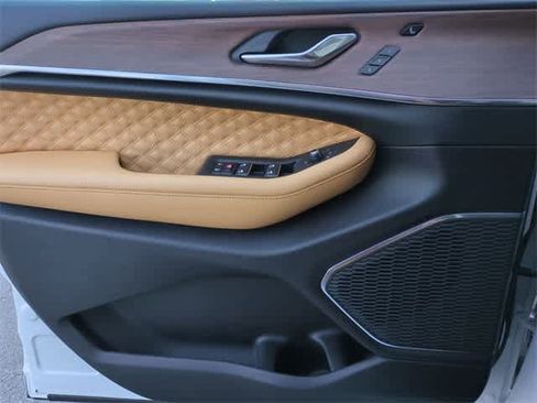 New 2025 Jeep Grand Cherokee Summit image 32