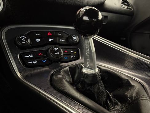 Used 2016 Dodge Challenger R/T Scat Pack w/ Leather Interior Group image 36