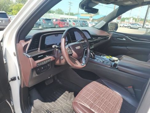 Used 2021 Cadillac Escalade Premium Luxury Platinum AWD/4WD image 10