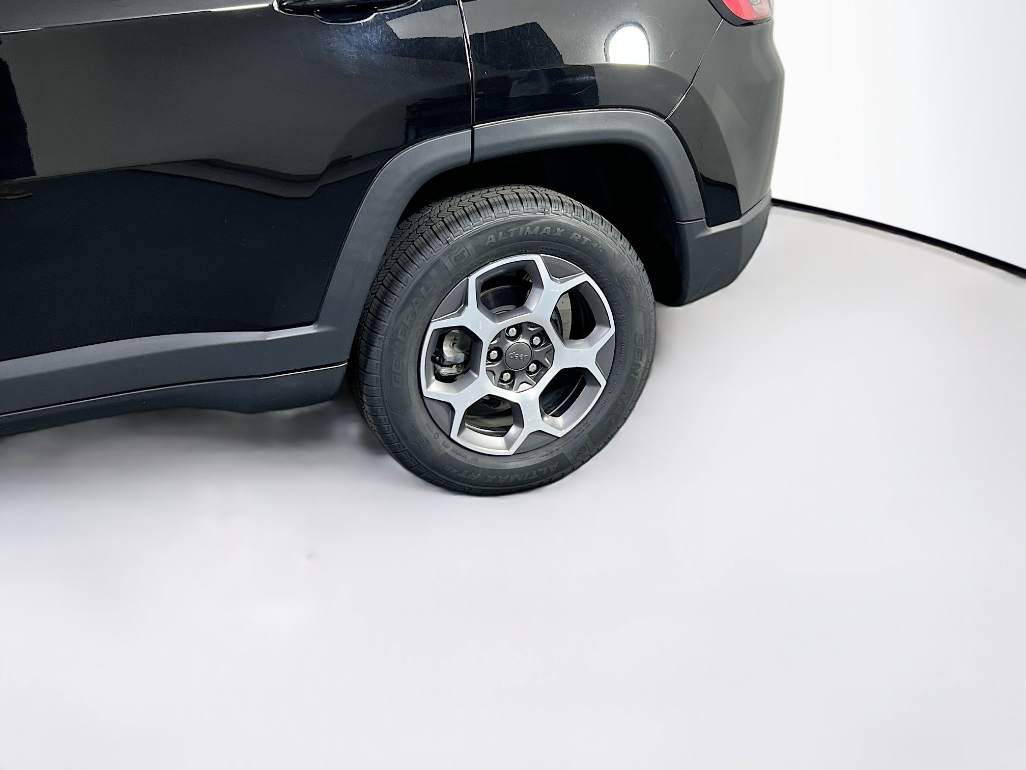 Used 2022 Jeep Compass Trailhawk AWD/4WD image 28