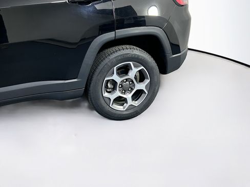 Used 2022 Jeep Compass Trailhawk AWD/4WD image 28