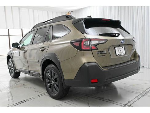 Used 2023 Subaru Outback Onyx Edition image 5