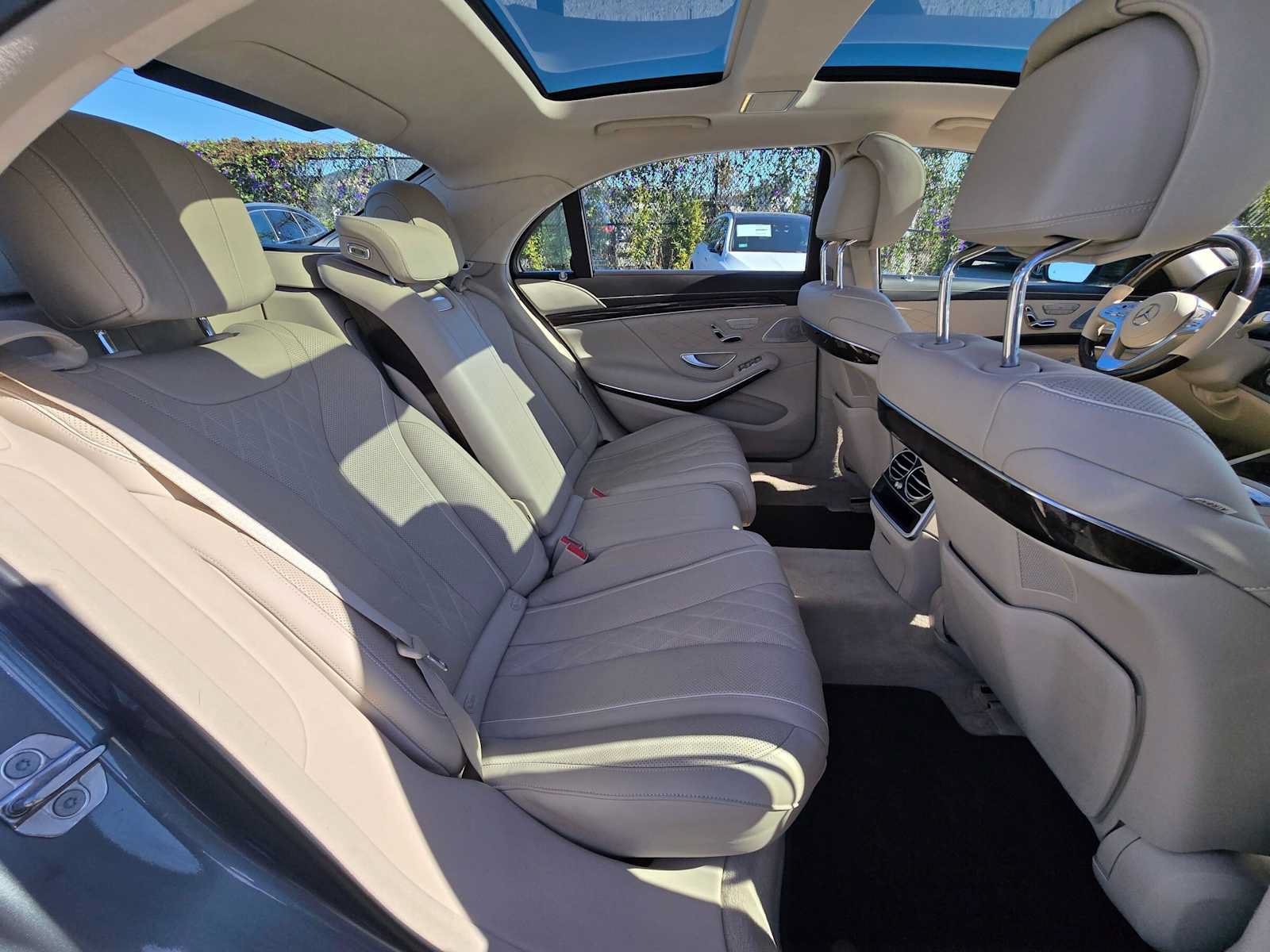 Used 2019 Mercedes-Benz S 560 Sedan image 12