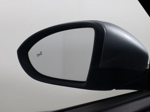 Used 2025 Volkswagen Jetta SE FWD image 39