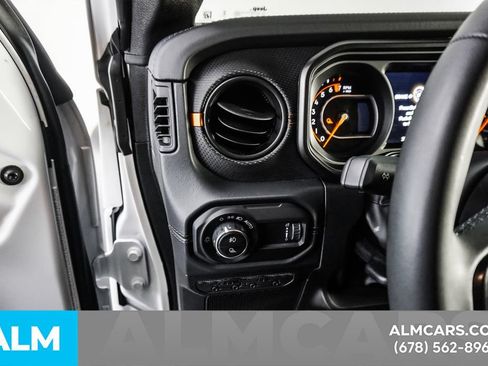 Used 2026 Jeep Gladiator Mojave AWD/4WD image 27