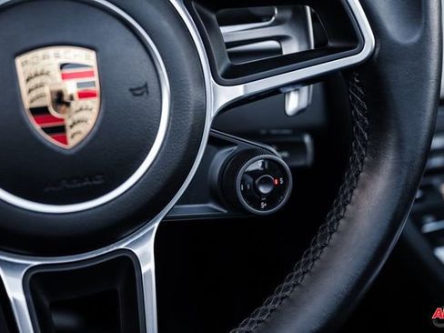 Used 2017 Porsche 718 Boxster image 22