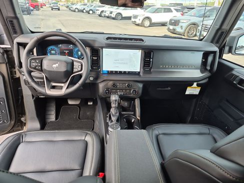 New 2025 Ford Bronco Badlands image 22