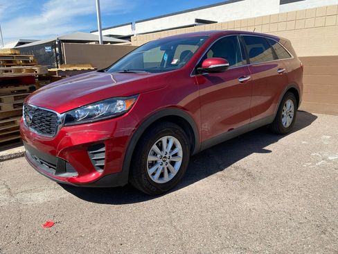 Used 2020 Kia Sorento LX image 3