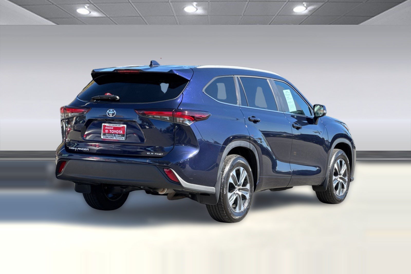 Used 2026 Toyota Highlander XLE AWD/4WD image 9