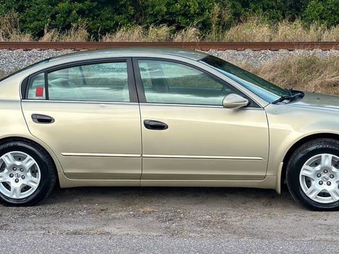 Used 2002 Nissan Altima 2.5 S image 7