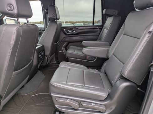 Certified 2024 Chevrolet Suburban Z71 w/ Luxury Package image 13