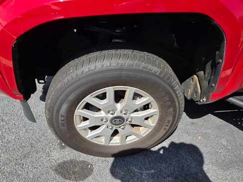 Used 2024 Toyota Tacoma SR RWD image 4