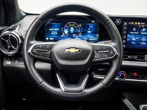 Used 2025 Chevrolet Equinox LT w/ Convenience Package II image 16