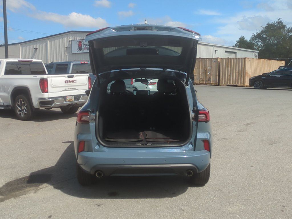Used 2023 Ford Escape ST-Line w/ Tech Pack #1 AWD/4WD image 21