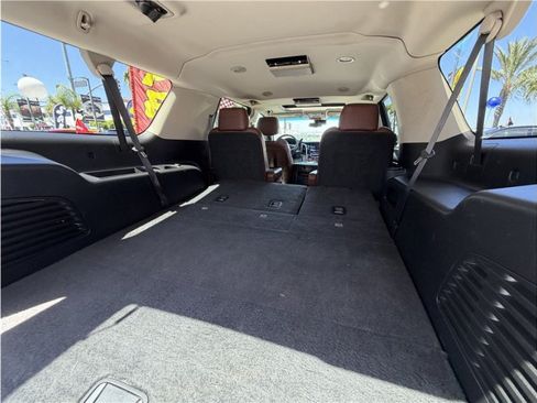 Used 2019 Cadillac Escalade ESV Premium Luxury AWD/4WD image 31