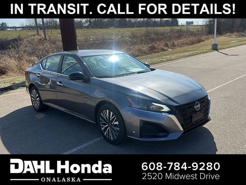 Used 2024 Nissan Altima 2.5 SV image 1