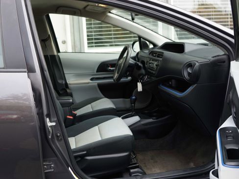 Used 2013 Toyota Prius C Two image 34