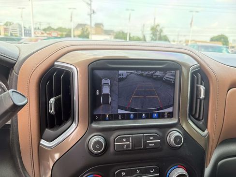 Used 2022 Chevrolet Silverado 3500 High Country w/ Safety Package II AWD/4WD image 17