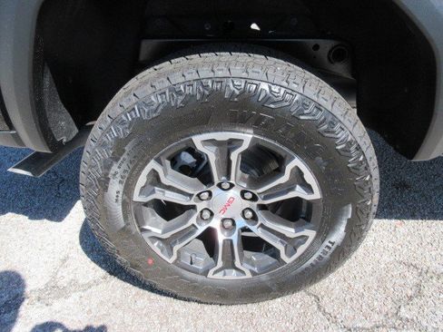 New 2025 GMC Canyon AT4 image 10