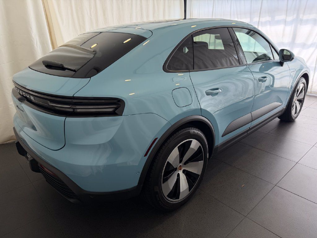 Used 2026 Porsche Macan 4 Electric AWD/4WD image 9