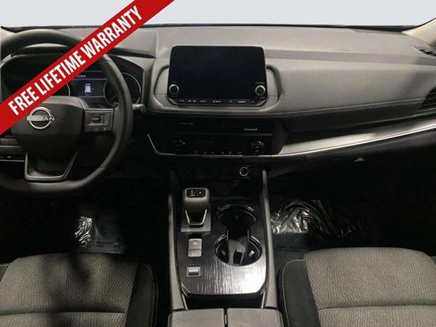 Used 2025 Nissan Rogue SV FWD image 21