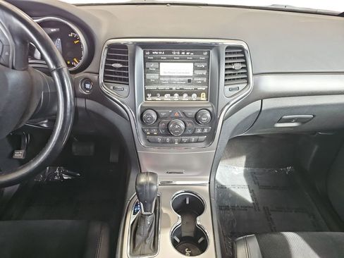 Used 2017 Jeep Grand Cherokee Altitude image 11