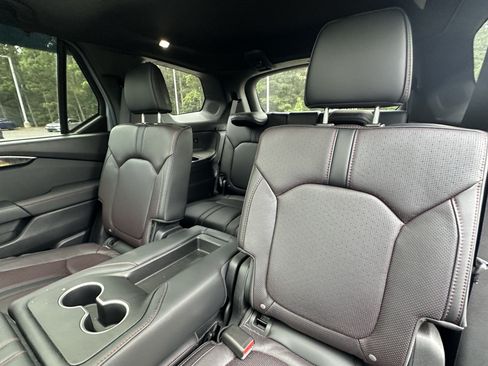 Used 2025 Honda Pilot Black Edition image 10