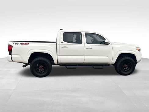 Used 2023 Toyota Tacoma TRD Sport image 6