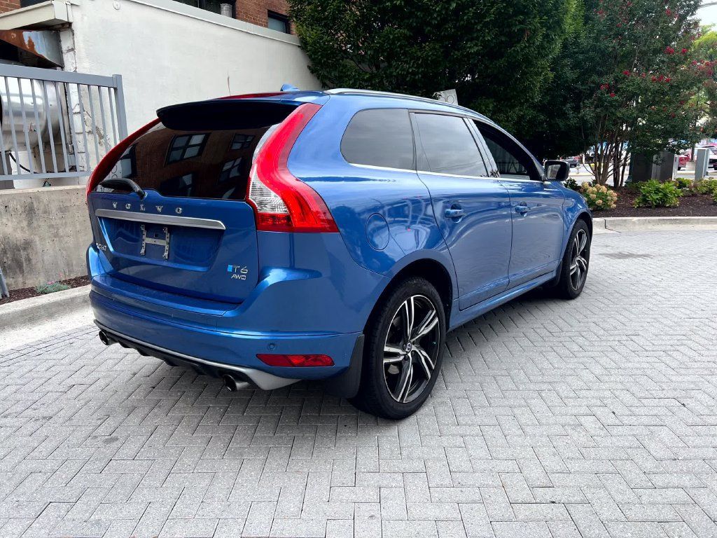 Used 2017 Volvo XC60 T6 R-Design w/ Climate Package AWD/4WD image 5