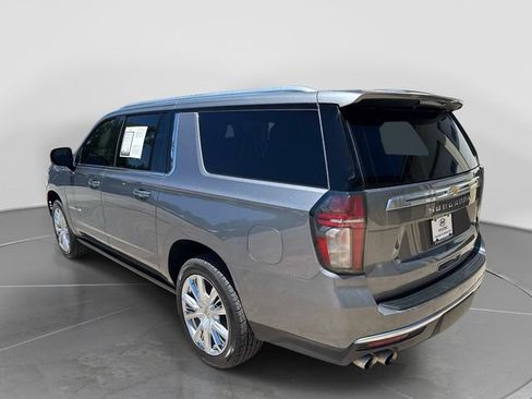 Used 2021 Chevrolet Suburban High Country w/ Premium Package AWD/4WD image 6