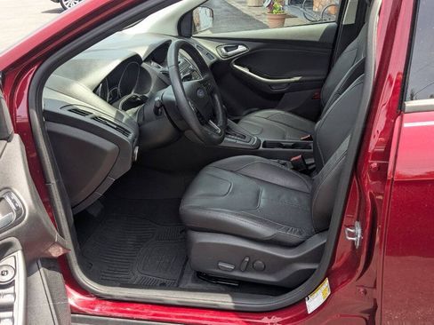 Used 2015 Ford Focus SE w/ Equipment Group 201A FWD image 27