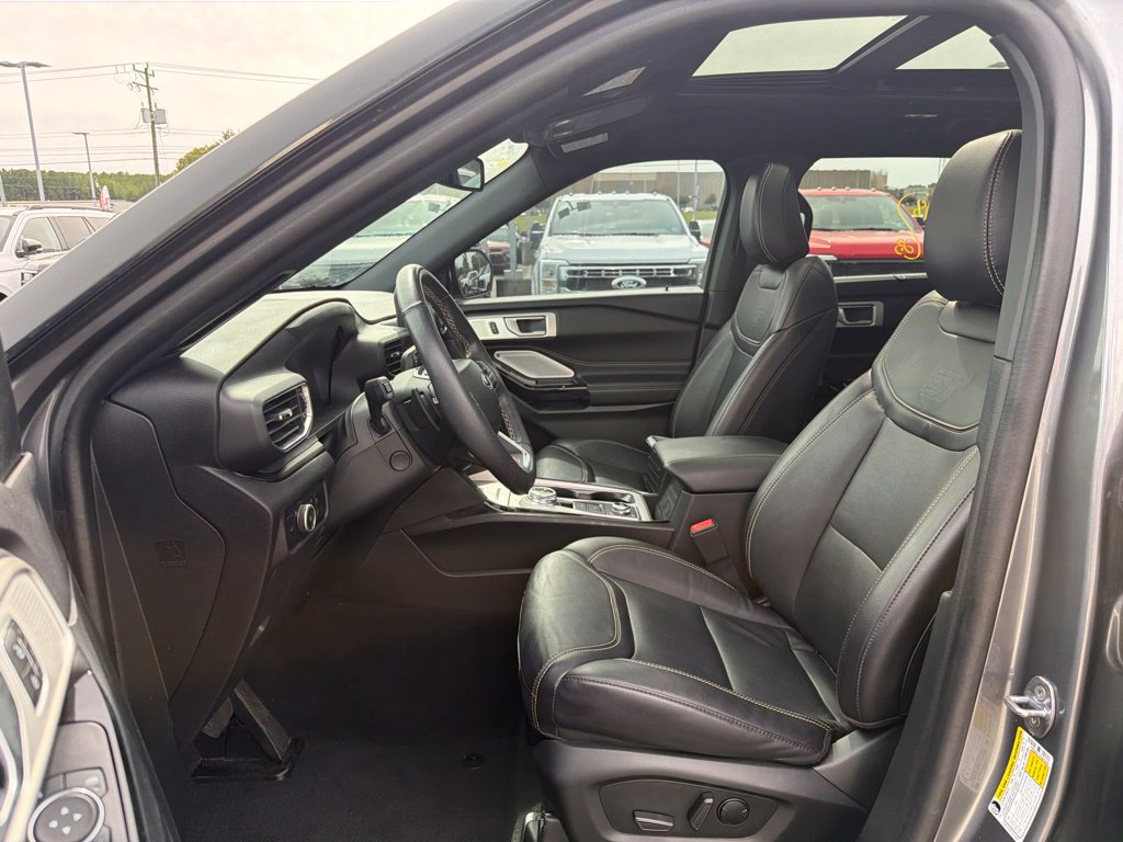 Used 2023 Ford Explorer ST w/ Equipment Group 401A AWD/4WD image 12