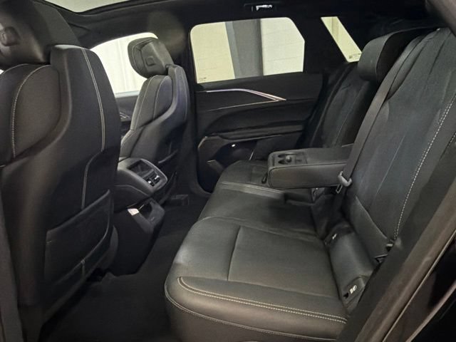 Used 2024 Cadillac Lyriq Luxury RWD image 22