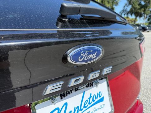 Used 2022 Ford Edge Titanium AWD/4WD image 14