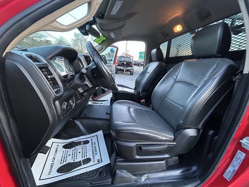 Used 2020 RAM 3500 Tradesman w/ Chrome Appearance Group image 19