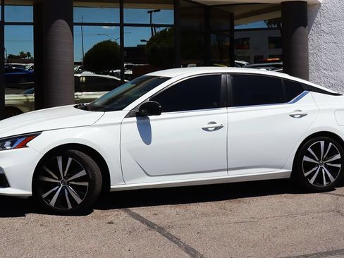 Used 2021 Nissan Altima 2.5 SR FWD image 4