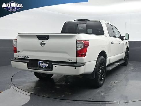 Used 2017 Nissan Titan SL w/ SL Towing Convenience Package RWD image 7