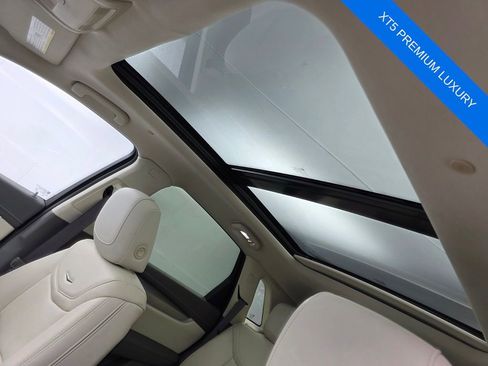Used 2023 Cadillac XT5 Premium Luxury FWD image 11