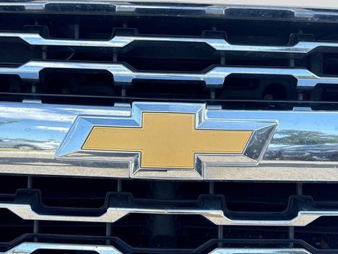 Used 2017 Chevrolet Silverado 1500 LTZ w/ Sport Package AWD/4WD image 10
