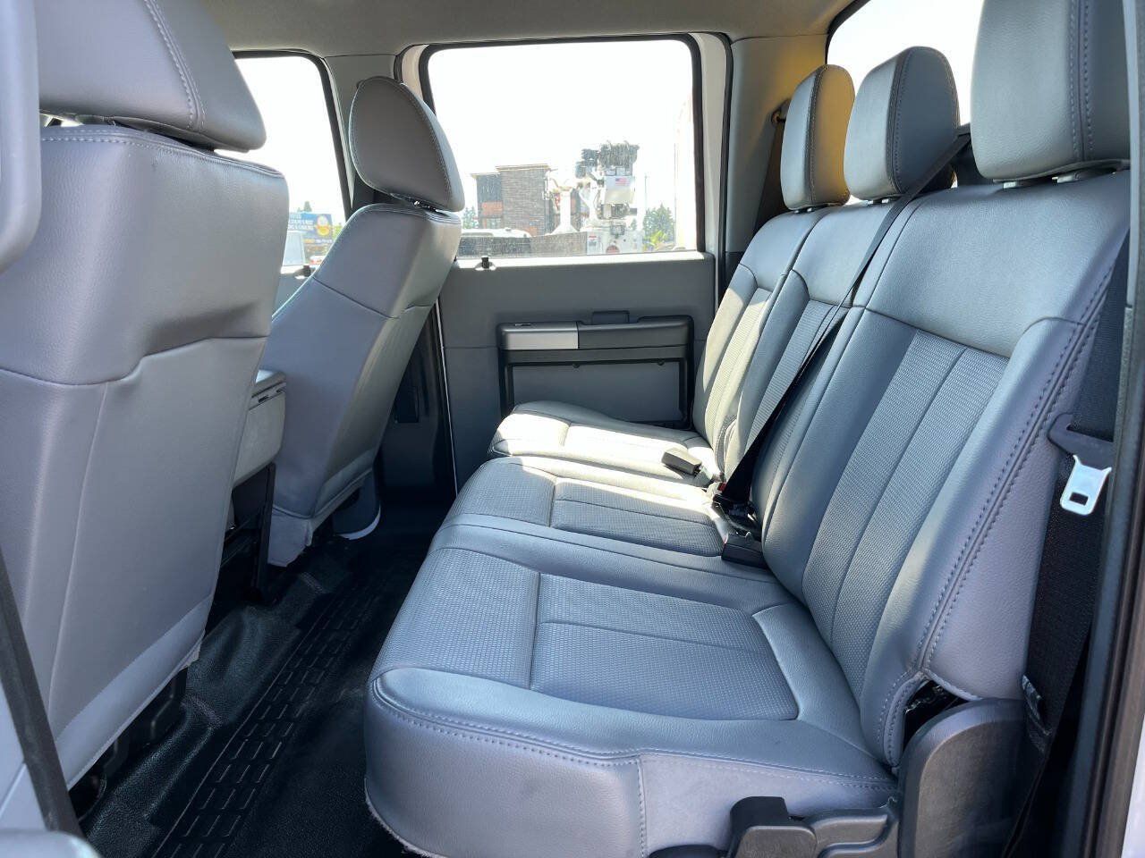 Used 2023 Ford F750 2WD Crew Cab Super Duty image 16