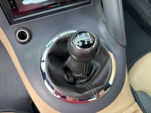 Used 2006 Pontiac Solstice Convertible w/ Premium Package RWD image 37
